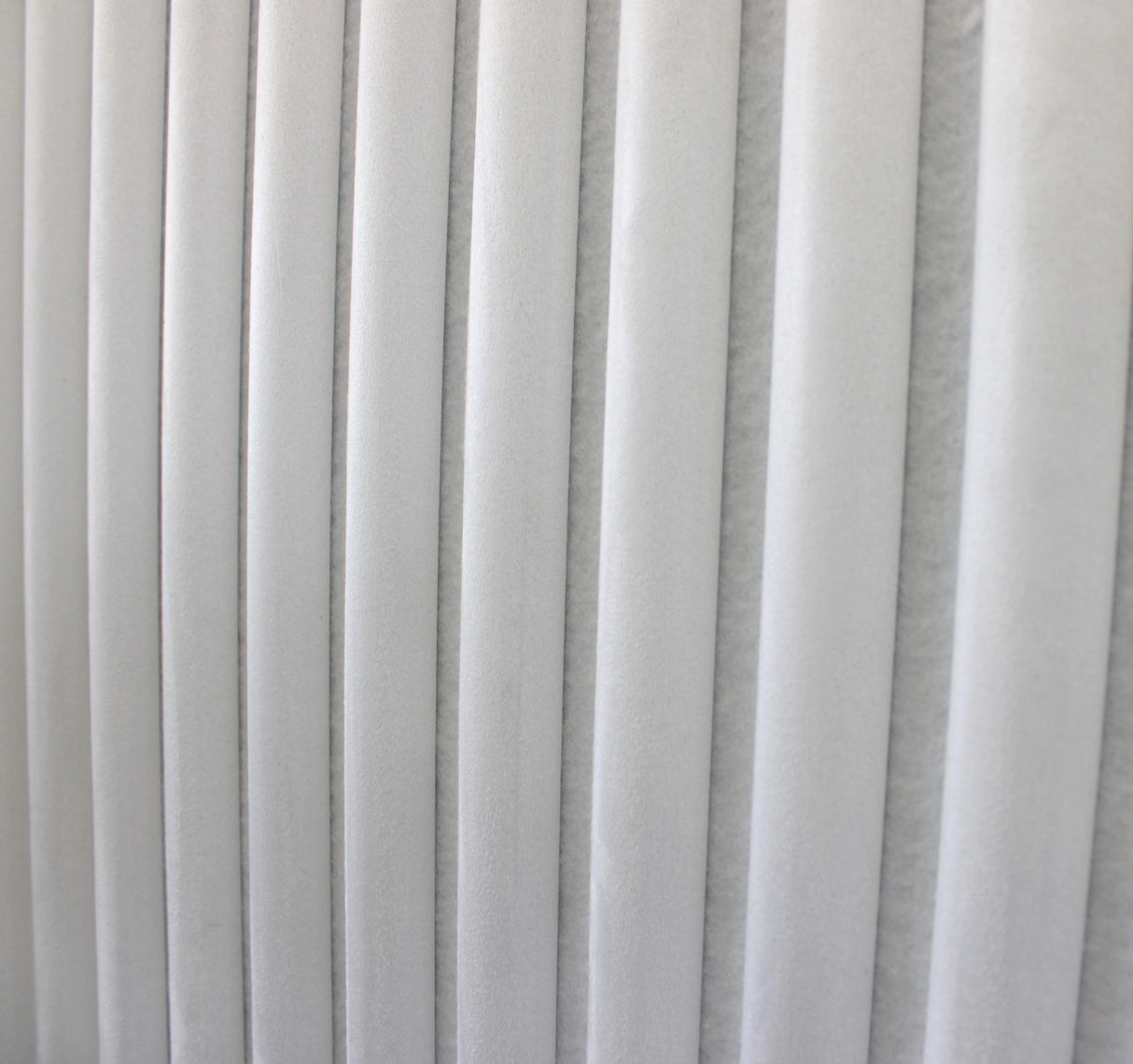 Akupanel - Suede vilt Wandpaneel - 260x60 cm - Driezijdig afgewerkt - Wit