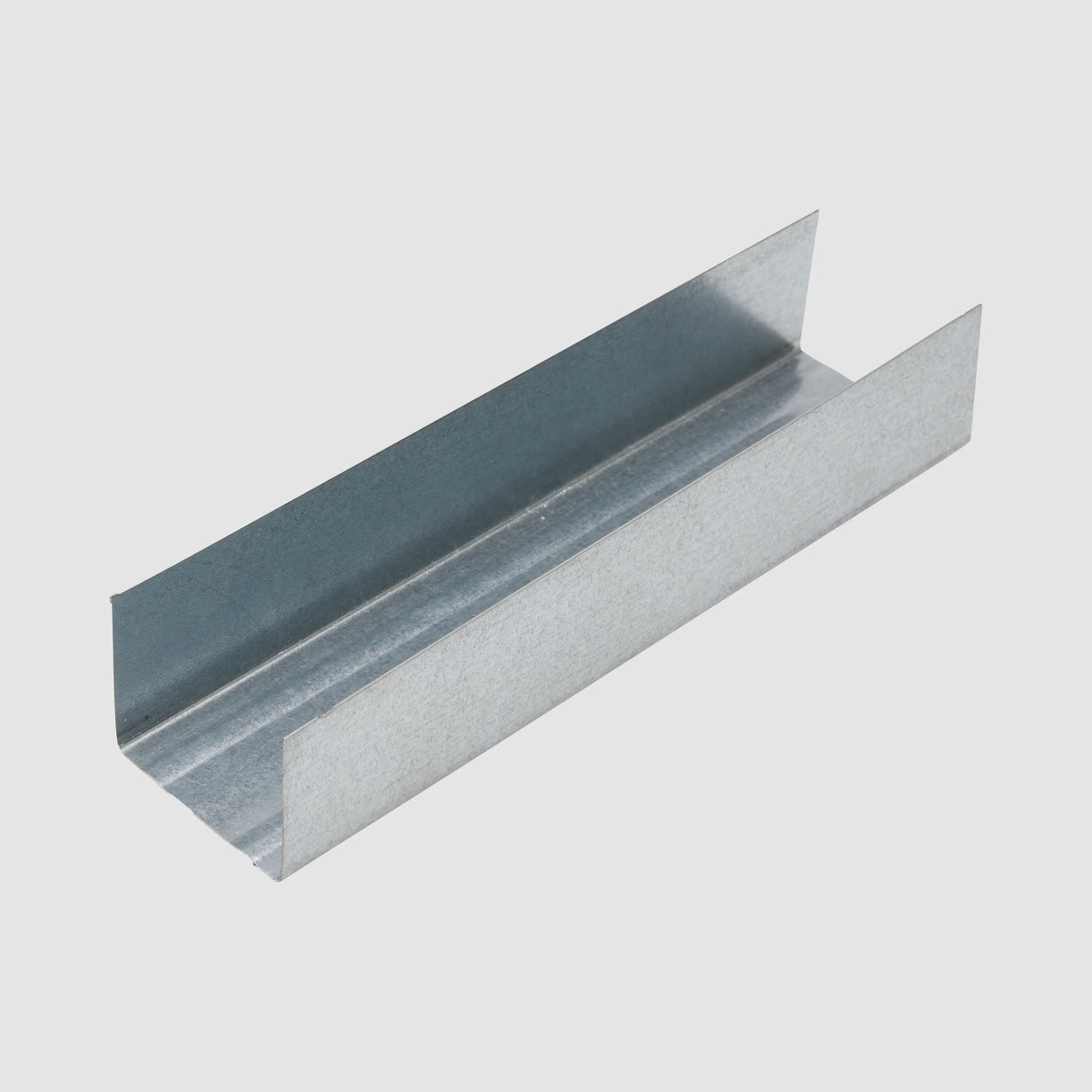 Knauf UW 50 metalstud ligger voor horizontale montage van scheidingswanden en voorzetwanden.