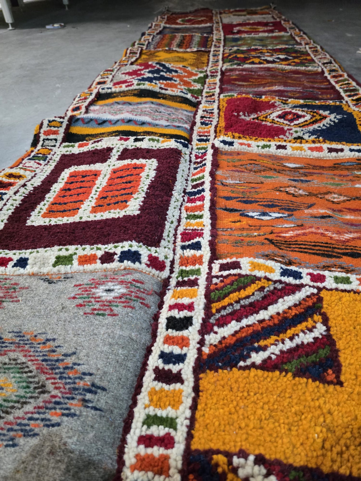 Marokkaans handgemaakt tapijt 81,5x310cm – Unieke vintage loper