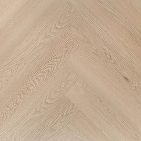 OTIUM Calm Herringbone visgraat PVC in een rustig eikdecor met ultramatte finish.