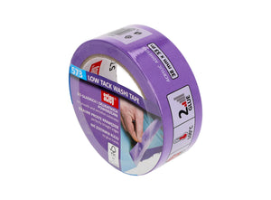 De Scley Schilderstape 573 is een professionele, delicate afplaktape, speciaal ontworpen voor gevoelige oppervlakken zoals behang, vinylpanelen, lamellen en andere wandbekleding.