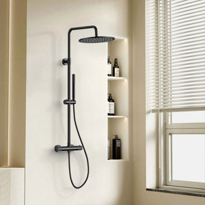 Luxe mat zwarte Stria regendoucheset met 30cm douchekop, geribbelde knoppen en PVD-coating.
