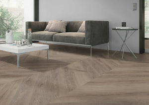 Detailopname van de EIR houtstructuur van Donker Naturel Eiken Hongaarse punt PVC