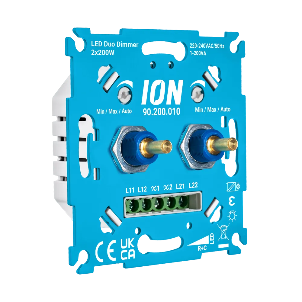 Schuin aanzicht van ION Industries dubbele LED-dimmer 2x200W met twee draaiknoppen.