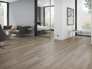 Licht Naturel Eiken klik PVC plank (Oneflor Cerused Oak Light Natural, rigid klik 6 mm) in een interieur – sfeerfoto 2