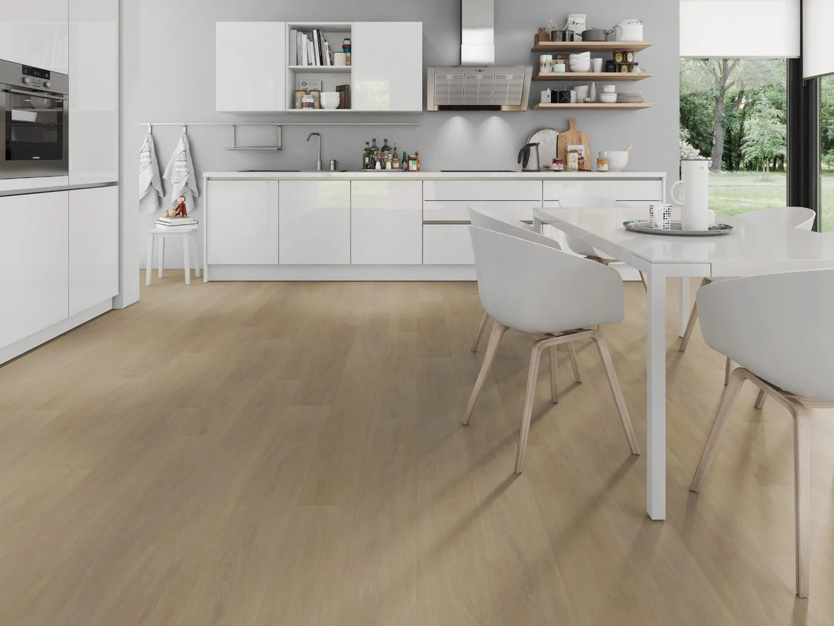 Naturel Eiken klik PVC plank (Oneflor English Oak Natural, rigid klik 6 mm) in een interieur – sfeerfoto 1