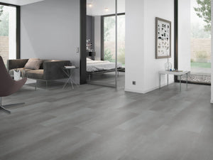 Betonlook Grijs met Metaaleffect klik PVC tegel (Oneflor Metal Concrete Grey, rigid klik 6 mm) in een interieur – sfeerfoto 2