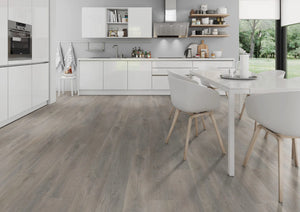 Oud eiken greige PVC plank vloer (Oneflor Old Oak Greige) gelegd in een interieur – sfeerfoto 2