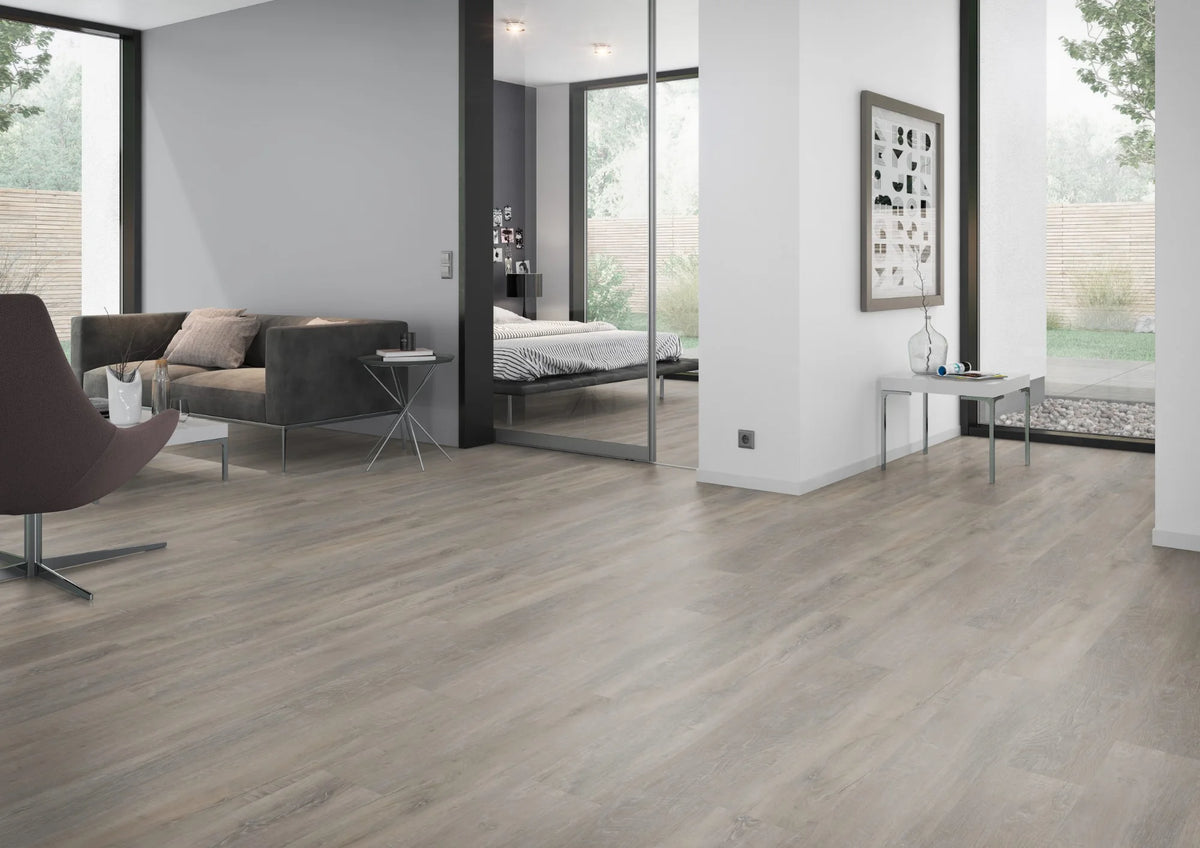 Oud eiken greige XL PVC plank vloer (Oneflor Old Oak Greige) met brede planken in een interieur – sfeerfoto 2