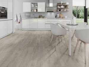 Oud Eiken Lichtbeige klik PVC plank (Oneflor Old Oak Light Beige, rigid klik 6 mm) in een interieur – sfeerfoto 1