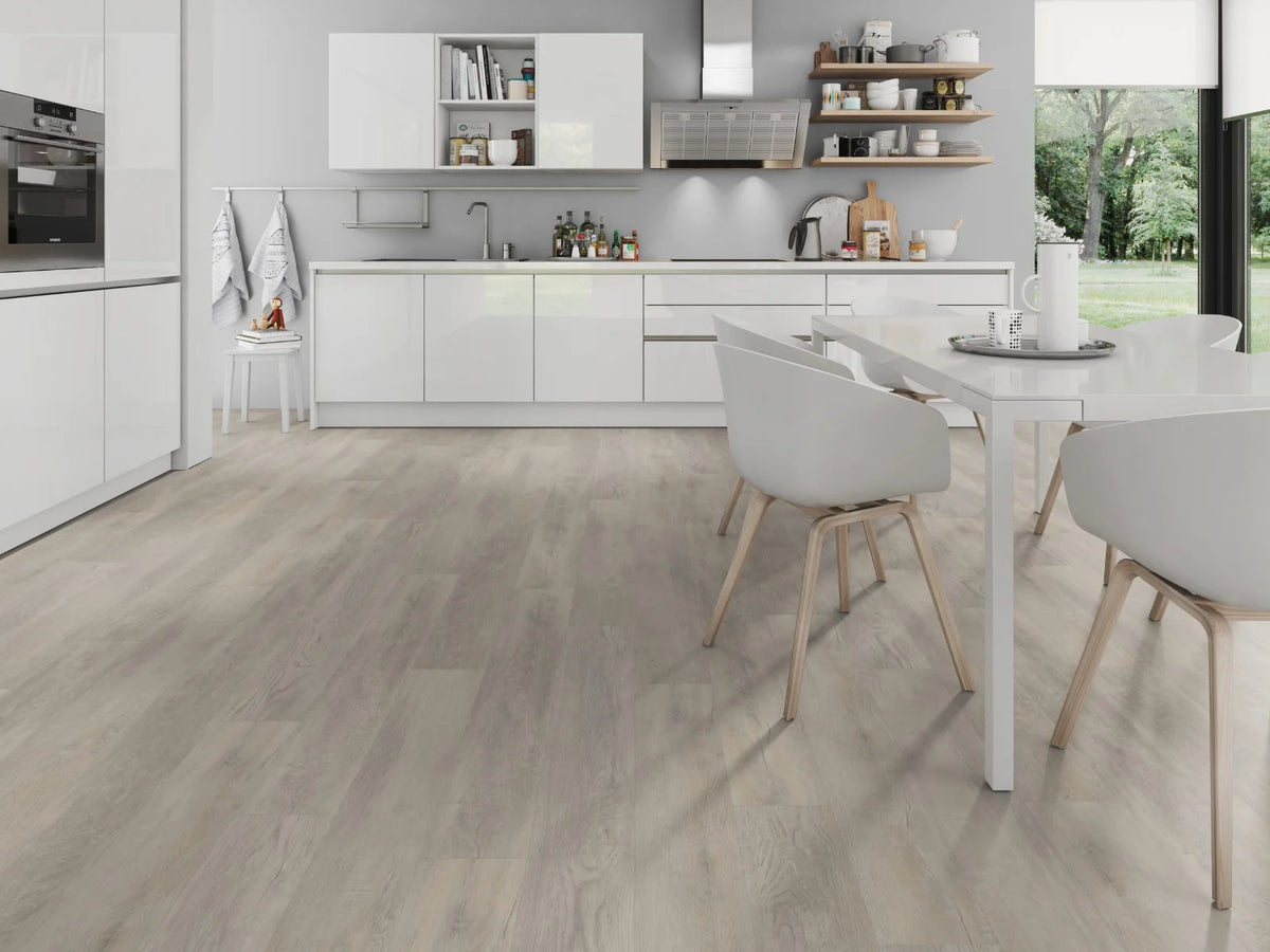 Oud Eiken Lichtbeige XL klik PVC plank (Oneflor Old Oak Light Beige, rigid klik 7 mm) in een interieur – sfeerfoto 1