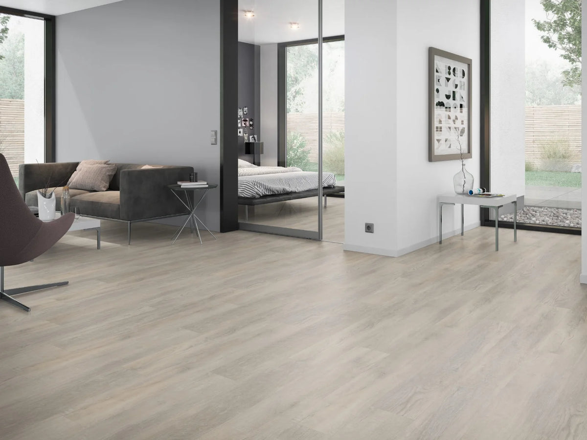 Oud Eiken Lichtbeige XL klik PVC plank (Oneflor Old Oak Light Beige, rigid klik 7 mm) in een interieur – sfeerfoto 2