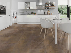 Oxidelook Brons Rood klik PVC tegel (Oneflor Oxyde Bronze Red, rigid klik 6 mm) in een interieur – sfeerfoto 1