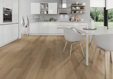 Licht eiken ambertint XL PVC plank vloer (Oneflor Prestige Oak Light Amber) met brede planken in een interieur – sfeerfoto 1