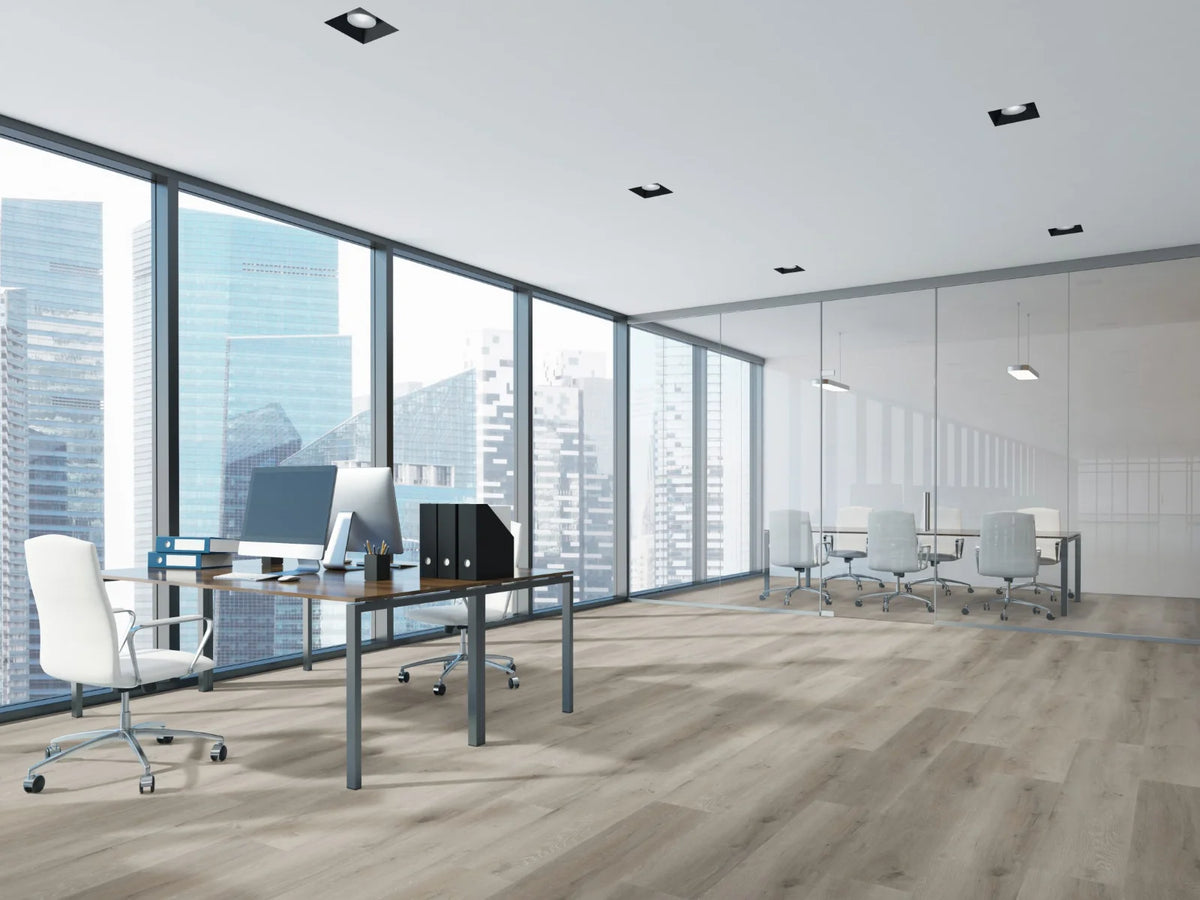 Licht Naturel Eiken XL klik PVC plank (Oneflor Prestige Oak Light Natural, rigid klik 7 mm) in een interieur – sfeerfoto 2