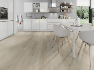 Wit Eiken XL klik PVC plank (Oneflor Prestige Oak White, rigid klik 7 mm) in een interieur – sfeerfoto 1