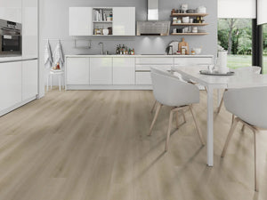 Licht Naturel Eiken klik PVC plank (Oneflor Raw Oak Light Natural, rigid klik 6 mm) in een interieur – sfeerfoto 1