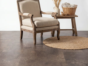 Yarenza Aura Terrena Fusca PVC Tegel Dryback 2,5 mm Taupe Betonlook - foto 4