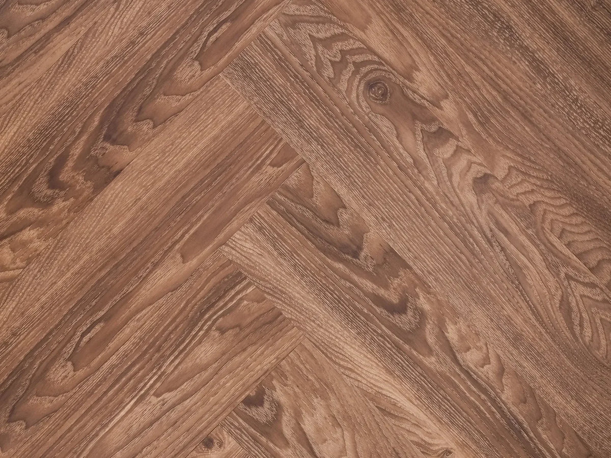 Yarenza Natura Visgraat Dark Oak Klik PVC Visgraat 7 mm Met Ondervloer Donker Eiken